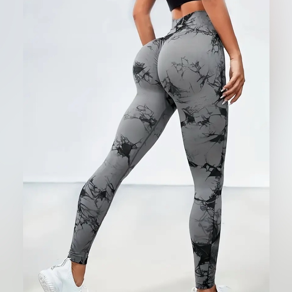 Tie dye leggings, Flattering high waist/ butt lifting/ tummy control. - Picture 2 of 3